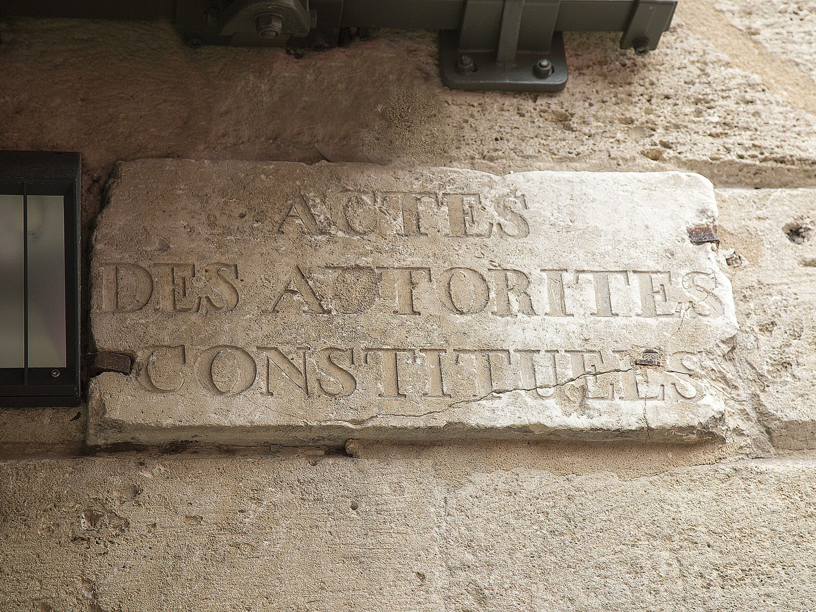 Actes des autorités constituées